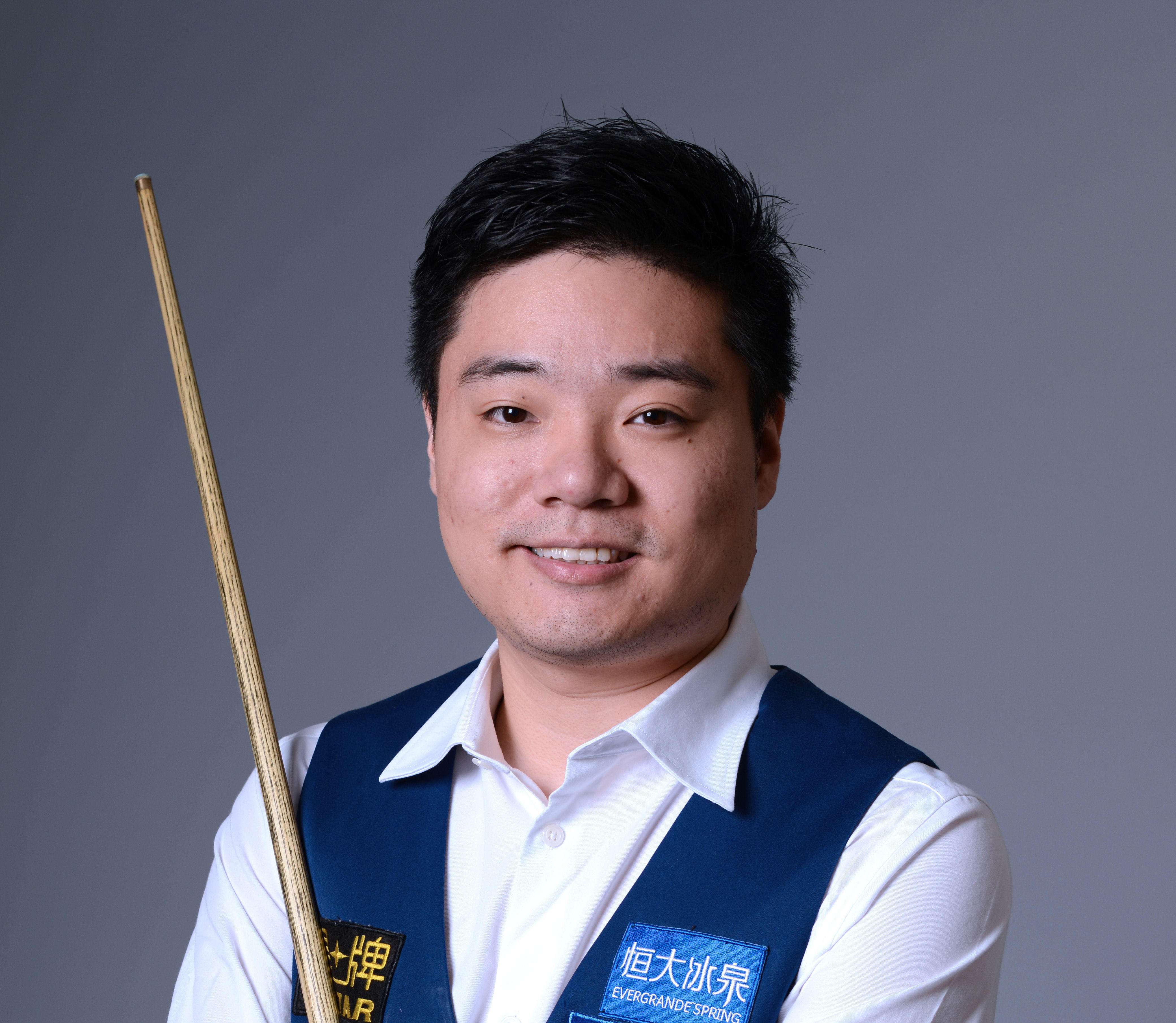 气背后与赛 气背后与赛